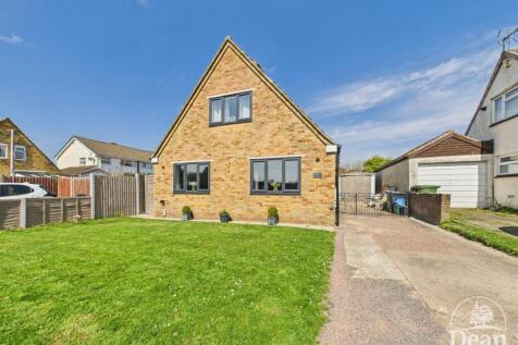 Berkeley Crescent, Lydney 3 bed detached house for sale