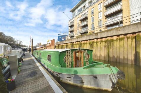 River Brent Moorings, Ferry Quays... 2 bed houseboat for sale