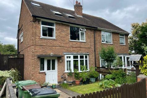 4 bedroom semi-detached house for sale