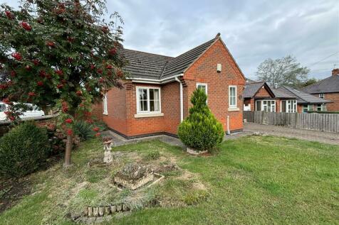 2 bedroom detached bungalow for sale