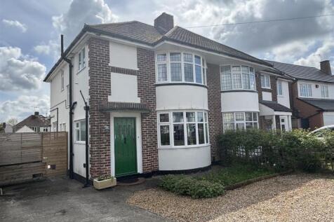 Overdale Avenue, The Brantings 3 bed semi