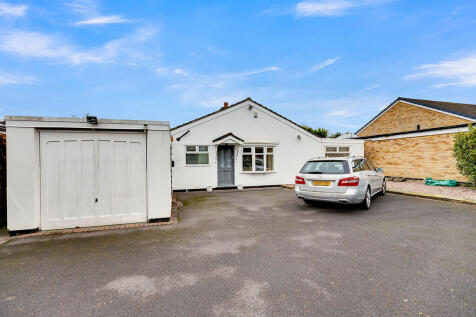 4 bedroom detached bungalow for sale