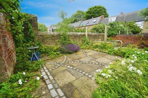 Sandhurst Place, Crookes, S10 3 bed end of terrace house for sale