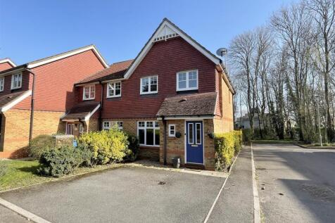 St. Michaels Close, Poole BH15 3 bed end of terrace house for sale