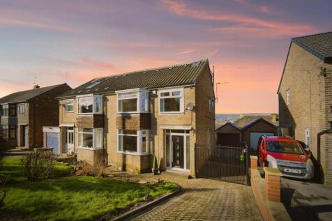 Longford Crescent, Bradway... 4 bed semi