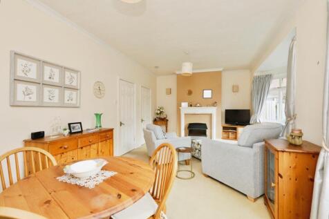 Smithy Wood Crescent, Woodseats... 2 bed end of terrace house for sale