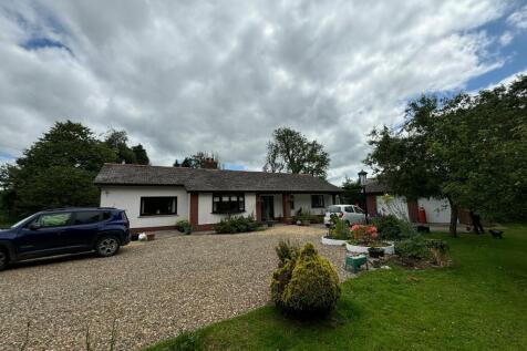 Crugybar, Llanwrda, SA19 3 bed detached bungalow for sale