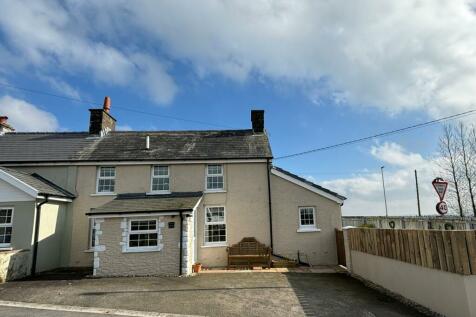 2 bedroom semi-detached house for sale