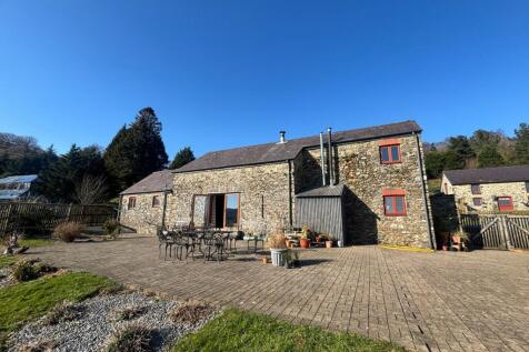 Porthyrhyd, Llanwrda, SA19 3 bed property with land for sale