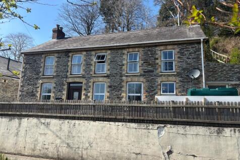 Pontsian, Llandysul, SA44 4 bed detached house for sale