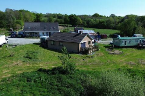 Llwynygroes, Tregaron, SY25 6 bed property with land for sale