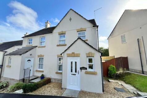 2 bedroom semi-detached house for sale