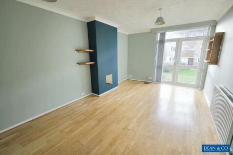 2 bedroom ground floor flat for sale