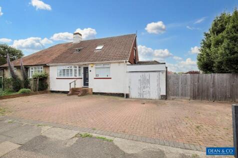 4 bedroom semi-detached bungalow for sale