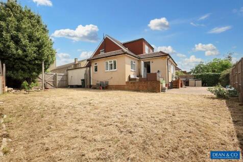 4 bedroom semi-detached bungalow for sale