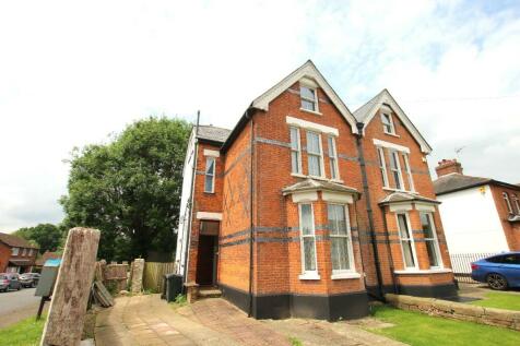 5 bedroom semi-detached house for sale