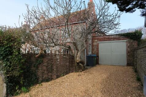 4 bedroom cottage for sale
