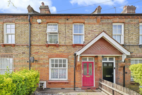 Darwin Road, Wood Green N22 2 bed terraced house for sale