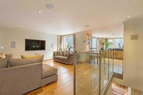 Brewery Square, EC1V 4 bed end of terrace house for sale