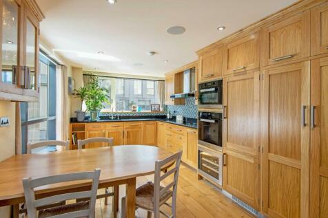 Brewery Square, EC1V 4 bed end of terrace house for sale