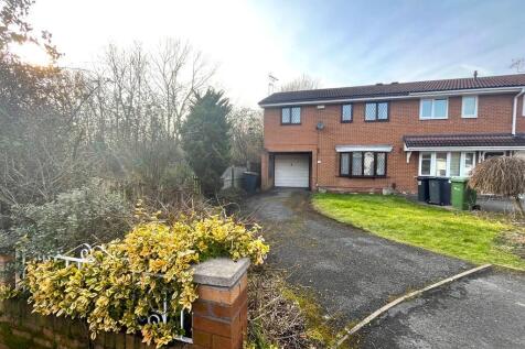 3 bedroom semi-detached house for sale