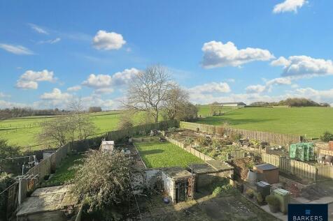 Bradford Road, Birkenshaw 2 bed terraced house for sale