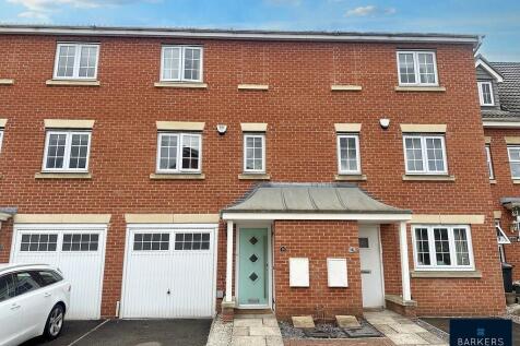 3 bedroom town house for sale
