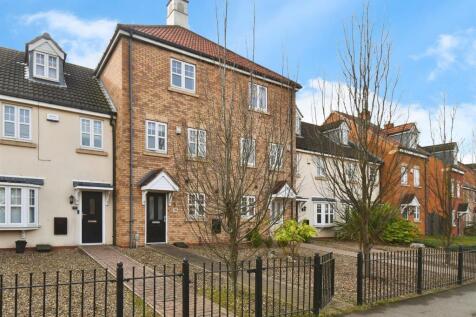 3 bedroom terraced house for sale