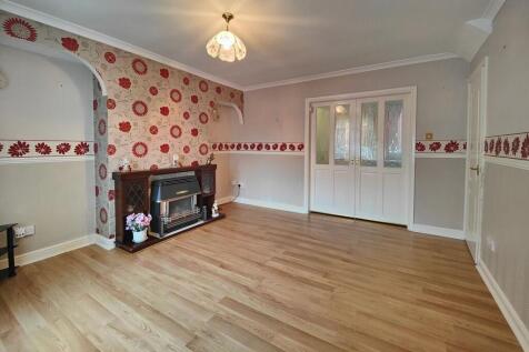 5 bedroom terraced house for sale