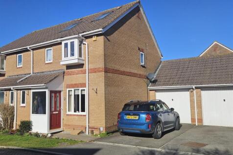 Cornfield Gardens, PLYMOUTH PL7 3 bed semi