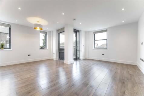 Albany Court, Spring Grove, London, W4 3 bed apartment for sale