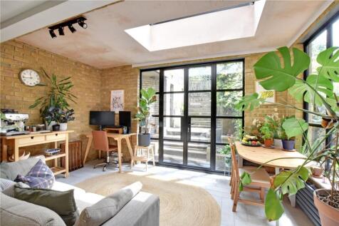 Lewisham Hill, Lewisham, London, SE13 2 bed apartment for sale