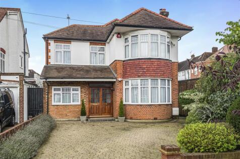 Leys Gardens, Cockfosters, EN4 3 bed detached house for sale