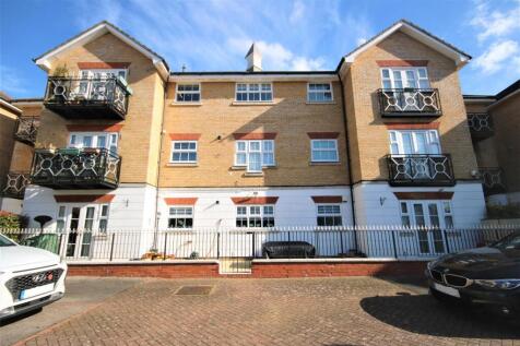 Ellery House, Chase Road, Oakwood, N14 2 bed ground floor flat for sale