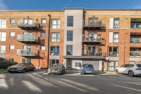 Arla Place, Ruislip, Middlesex 2 bed apartment for sale