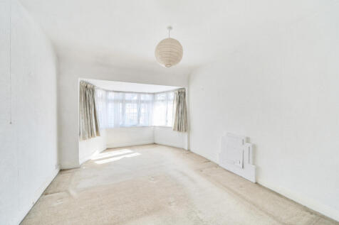 Essex Close, Ruislip, Middlesex 3 bed semi
