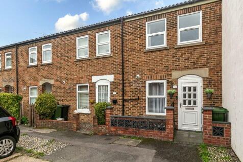 Henry Cooper Way, LONDON, SE9 2 bed terraced house for sale