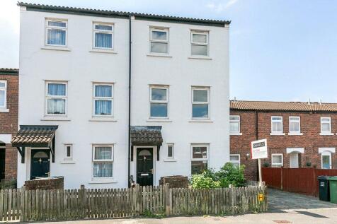 4 bedroom terraced house for sale