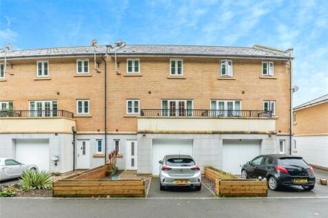 4 bedroom terraced house for sale