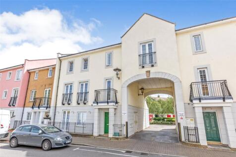 3 bedroom flat for sale