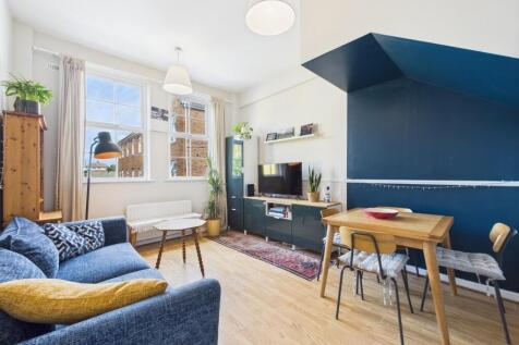 2 bedroom maisonette for sale