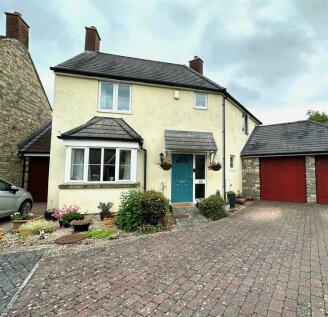 3 bedroom link detached house for sale