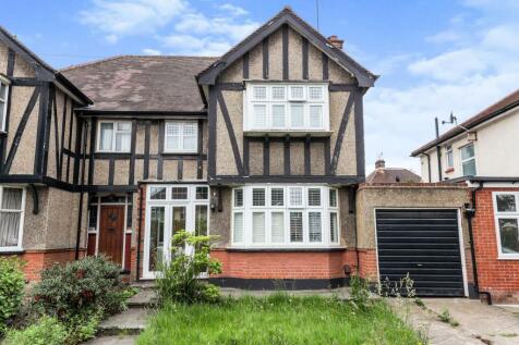 Lyncroft Avenue, Pinner, Middlesex 4 bed semi