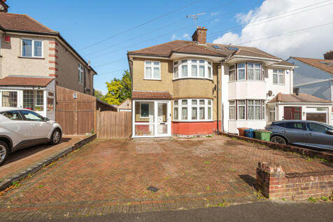 3 bedroom semi-detached house for sale
