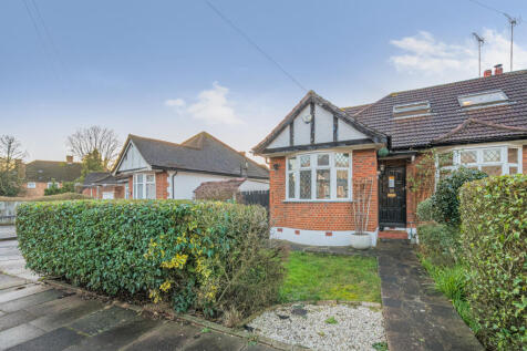 Hereford Gardens, Pinner, Middlesex 3 bed bungalow for sale