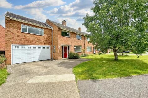 5 bedroom semi-detached house for sale