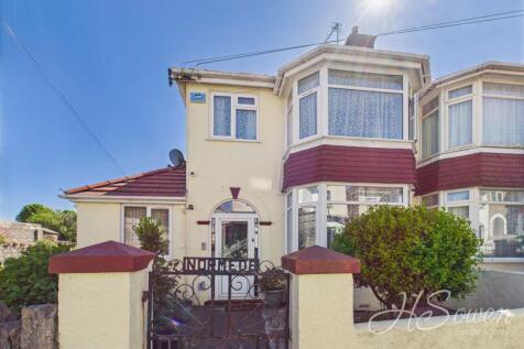 4 bedroom end of terrace house for sale
