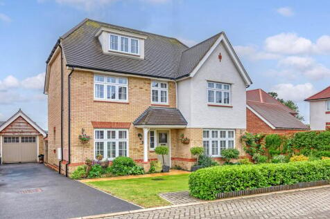 5 bedroom detached house for sale