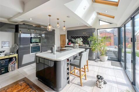 Soundwell Road, Bristol BS15 5 bed end of terrace house for sale