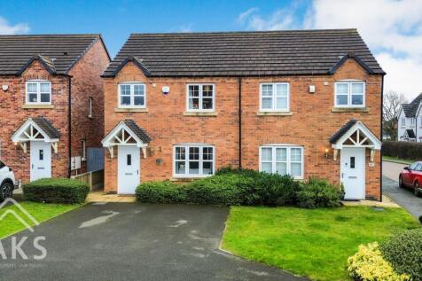 3 bedroom semi-detached house for sale
